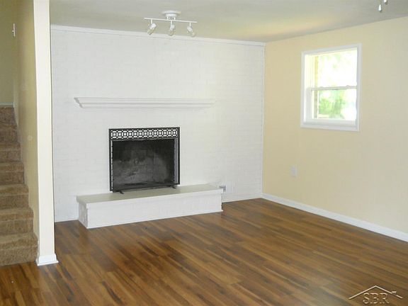 5th image of 575 E Gloucester Dr
