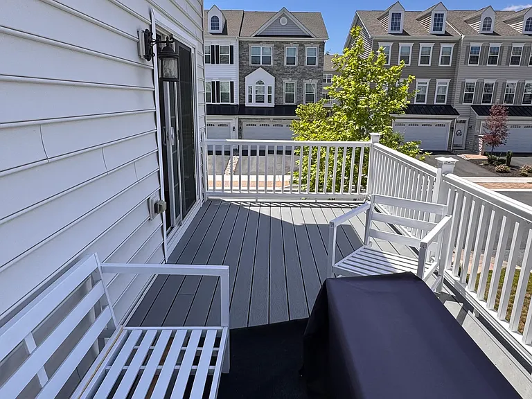 1116 Goddard Way — Photo 16