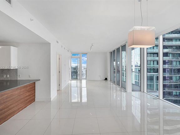 5th image of 601 NE 27th St APT 1501