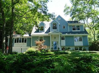 467 Dillon Ln, Swansea, MA 02777