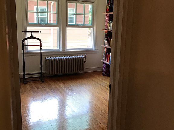 Bedroom 3/3