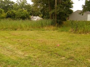 120 N Ward St, Benton, IL 62812
