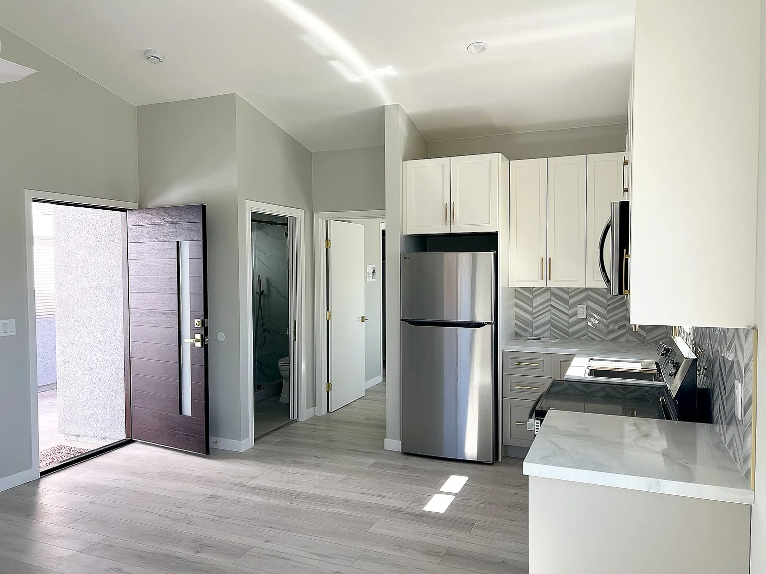 1 bed, 499 sqft, $2,100 — Photo 4