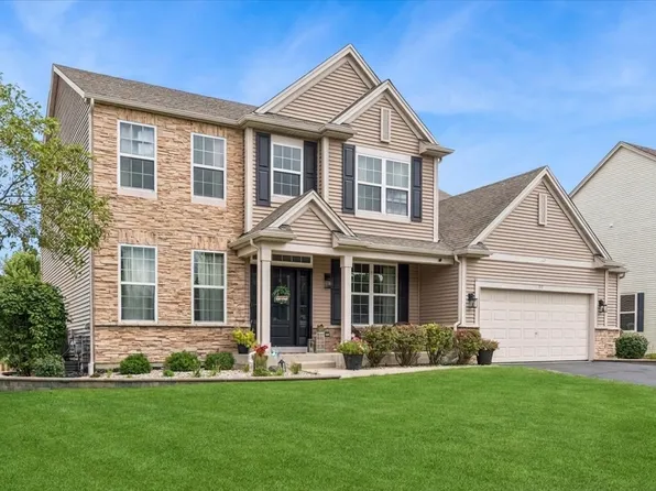 711 Jorstad Dr, North Aurora, IL 60542