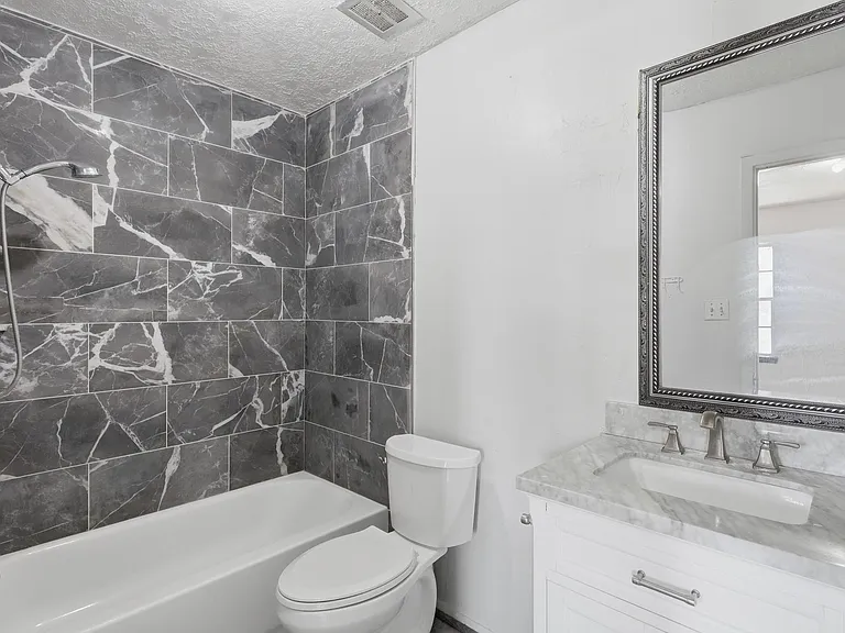 12449 Sharpview Dr #2449 — Photo 15