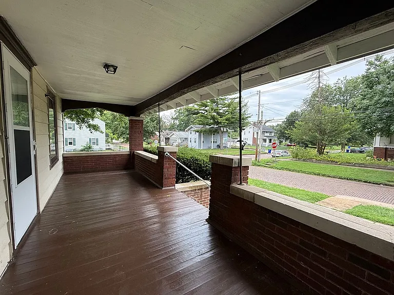 396 S McClellan Ave — Photo 3