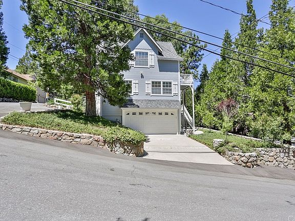 2nd image of 306 Heliotrope Dr