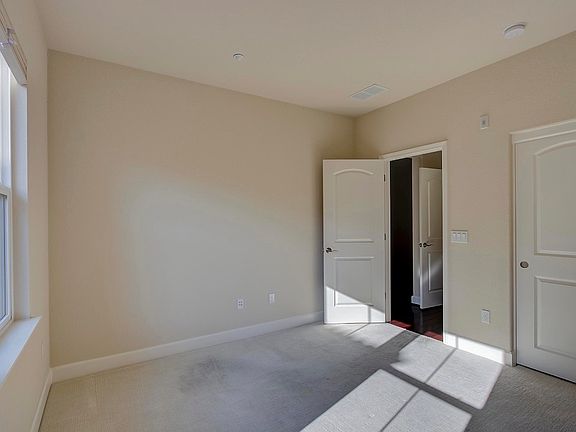 3rd image of 581 Selby Ln