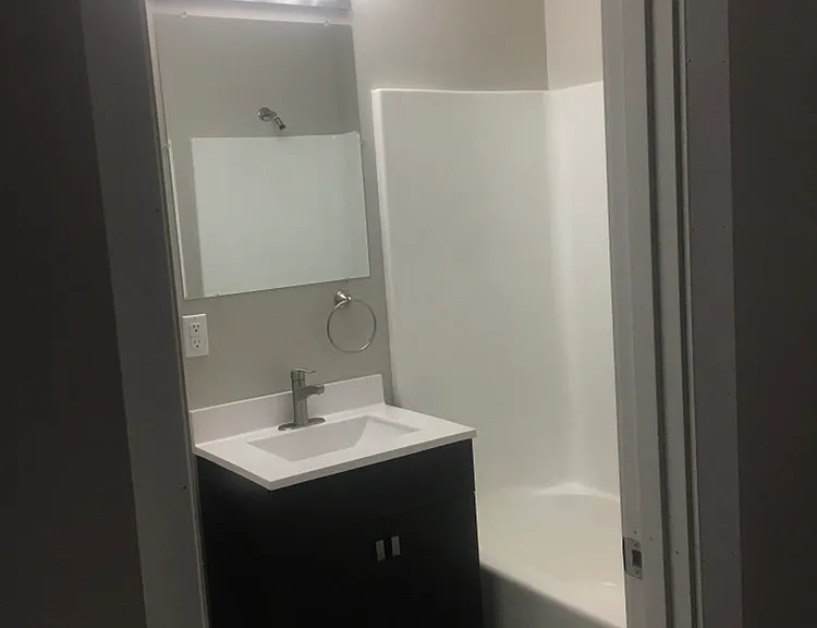1215 Sylvan St #11 — Photo 12