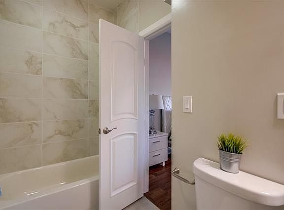 Bathroom with access from both the master bedroom and hallway