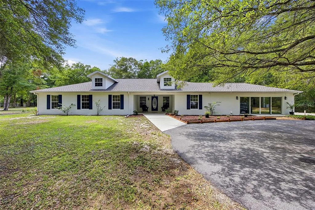 5 bed, 3.0 bath, 2930 sqft, $4,500 — Photo 1