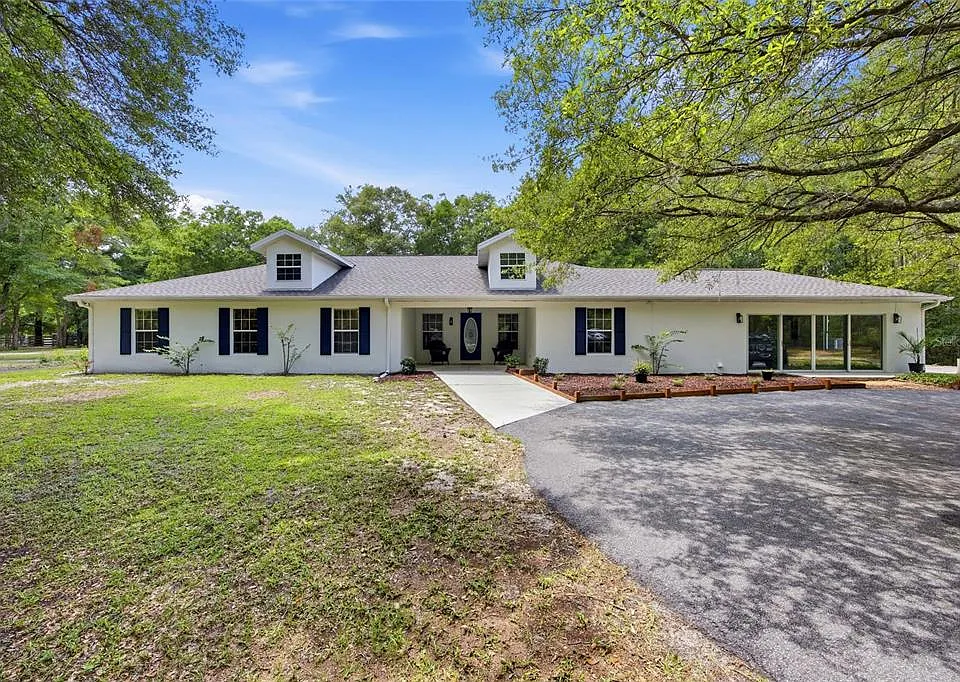 7050 NE State Road 121