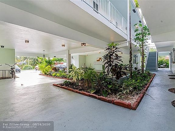 3rd image of 2404 NE 33rd Ave #4