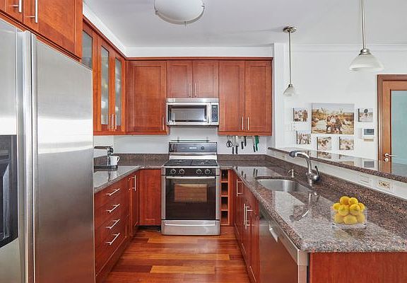 4th image of 543 16th St #1