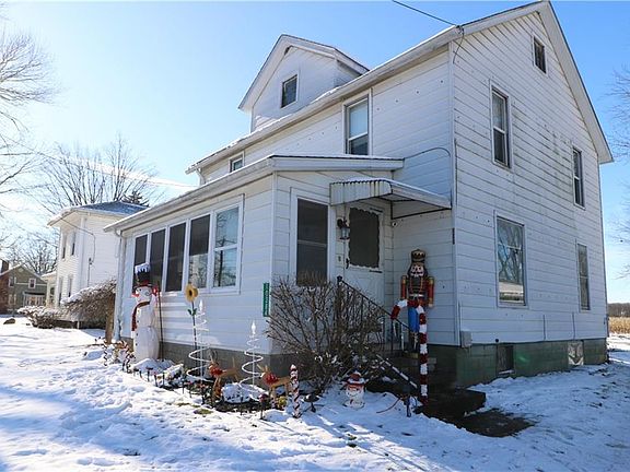 2nd image of 10384 Wooster Pike