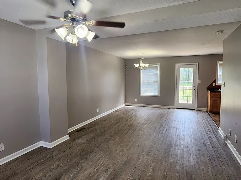 112 N Cavalcade Cir — Photo 5