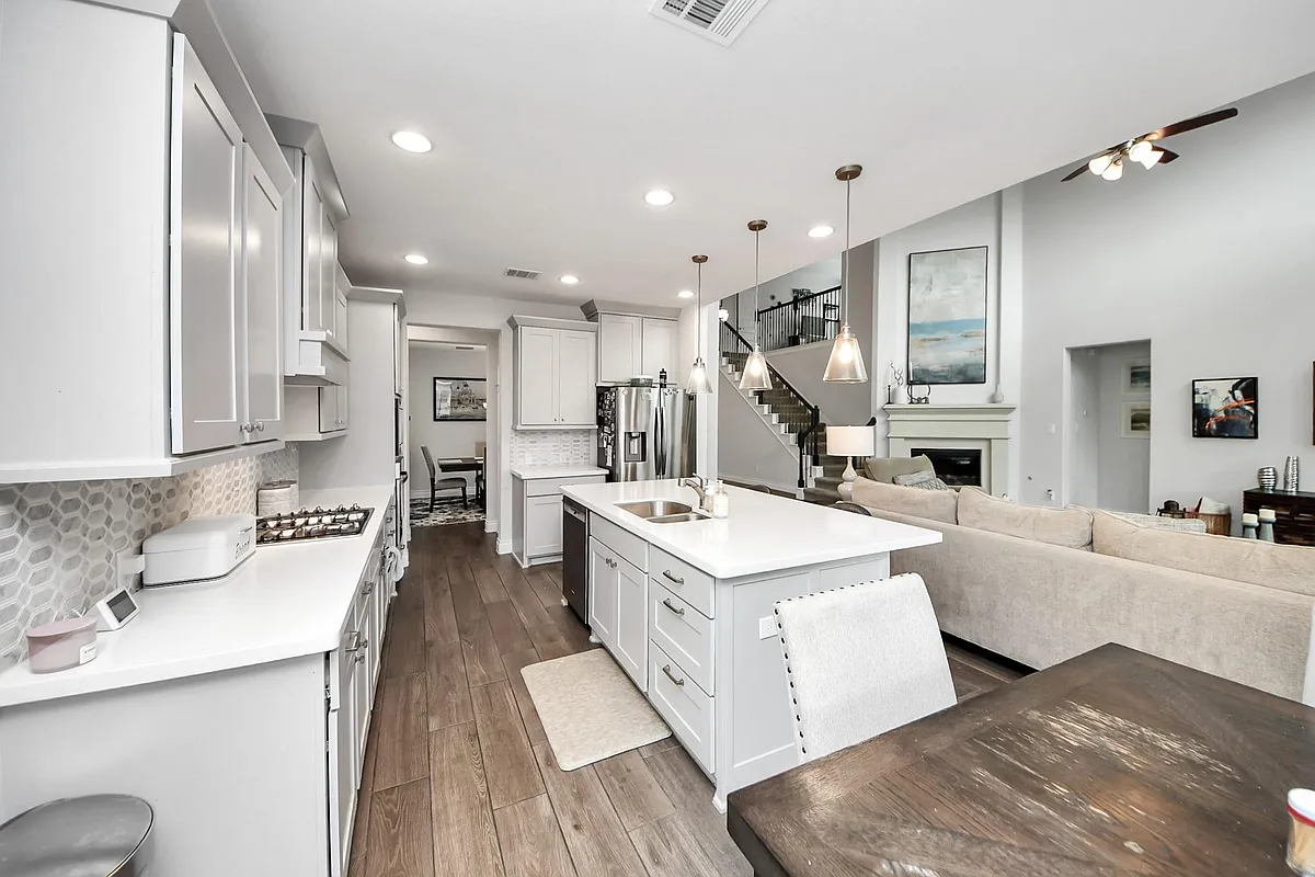 Building Photo - 2242 Bayleaf Manor Dr