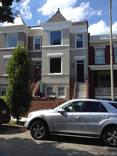 312 Seaton Pl NE Photo 1