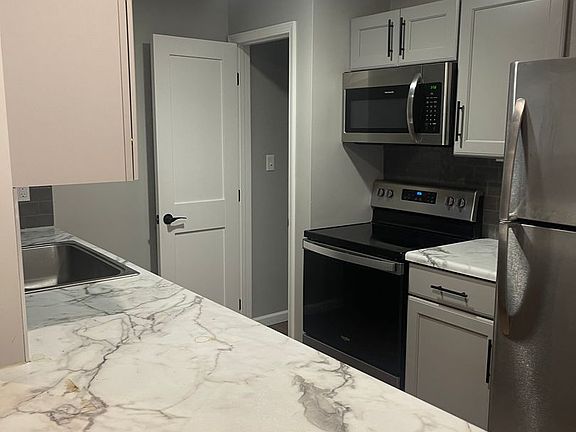 2nd image of 116 W Van Buren St #204