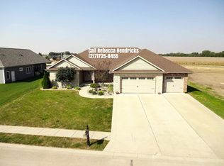 1521 Winston Dr, Springfield, IL 62711