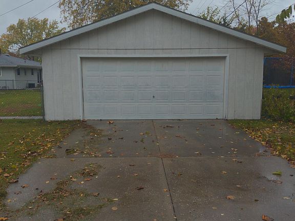 4th image of 715 Clemens Ave