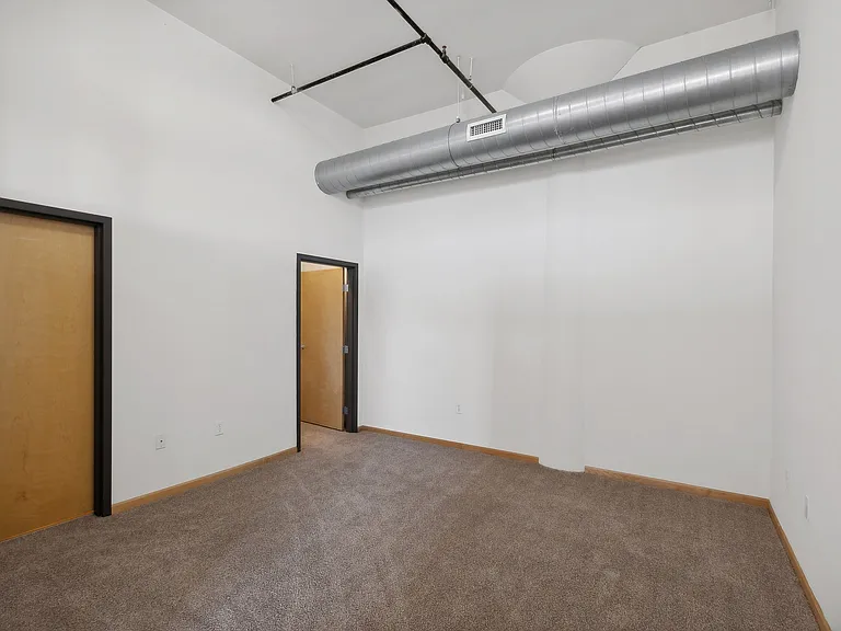 Boston Lofts — Photo 10