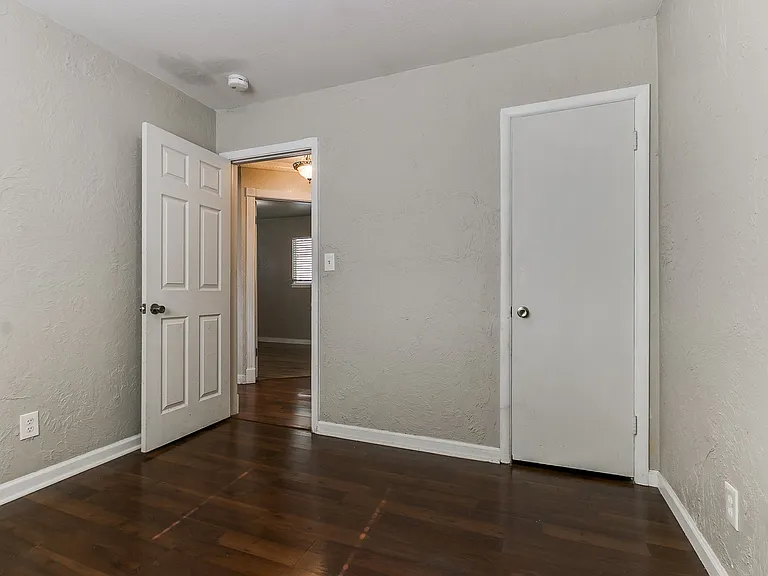 1612 Dakota St — Photo 54