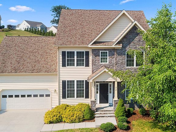 2nd image of 408 Heartwood Xing Suite 403