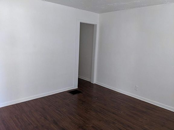 4th image of 2137 Myrtle Ave