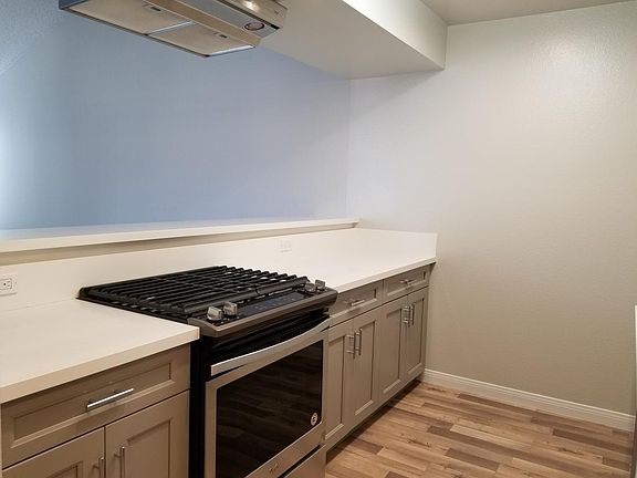 3rd image of 1280 Cabrillo Park Dr APT H