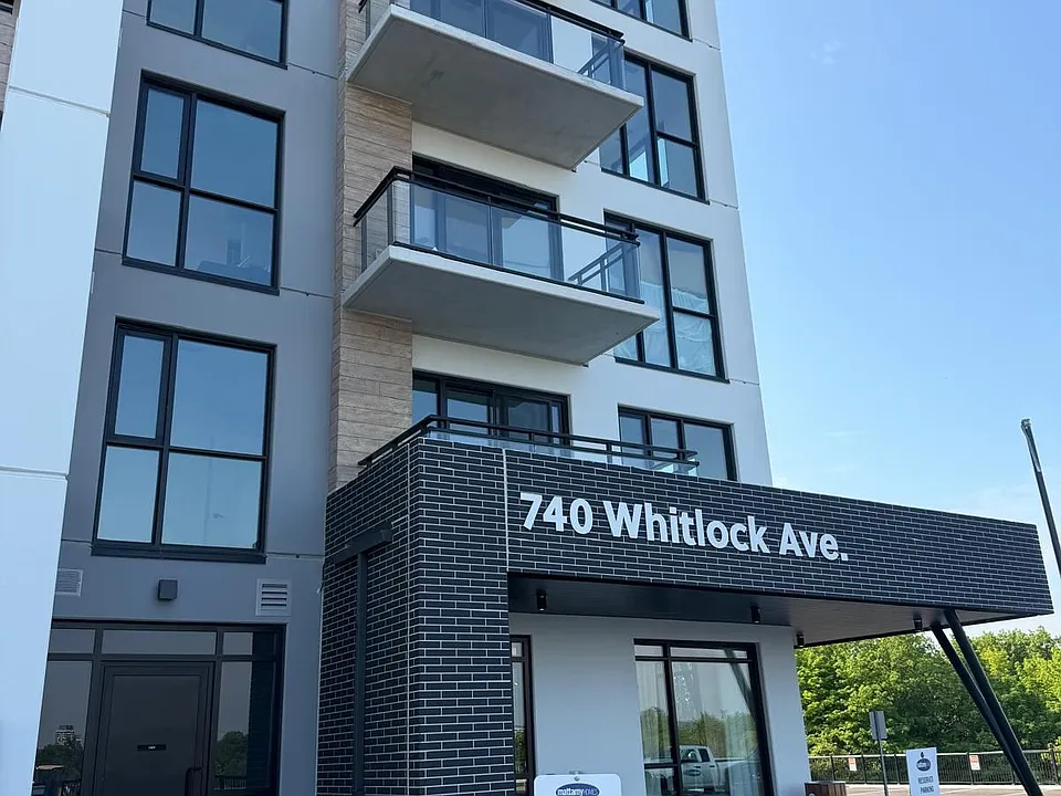 740 Whitlock Ave #614