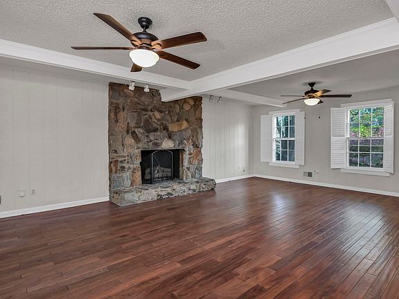 4th image of 2 Valhalla Cir