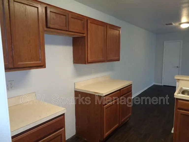 13651 Biggs St — Photo 7