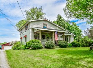 1305 Smith Kramer St NE, Hartville, OH 44632