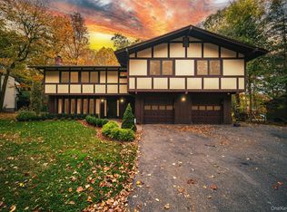 4 Ayr Court, Airmont, NY 10901