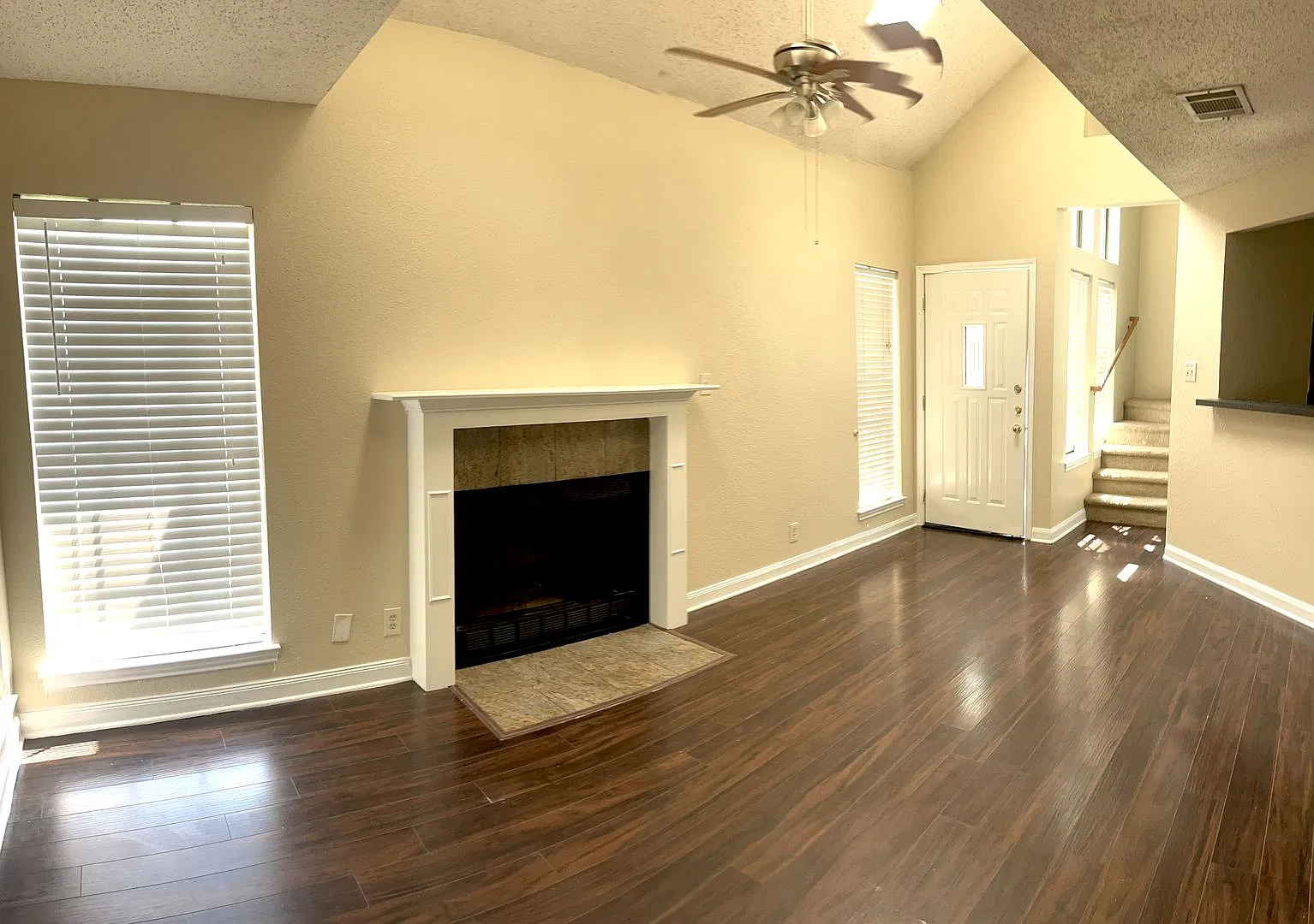 Anderson Mill Home 2 blocks from Noel Grisham the community park, and playground — Photo 2