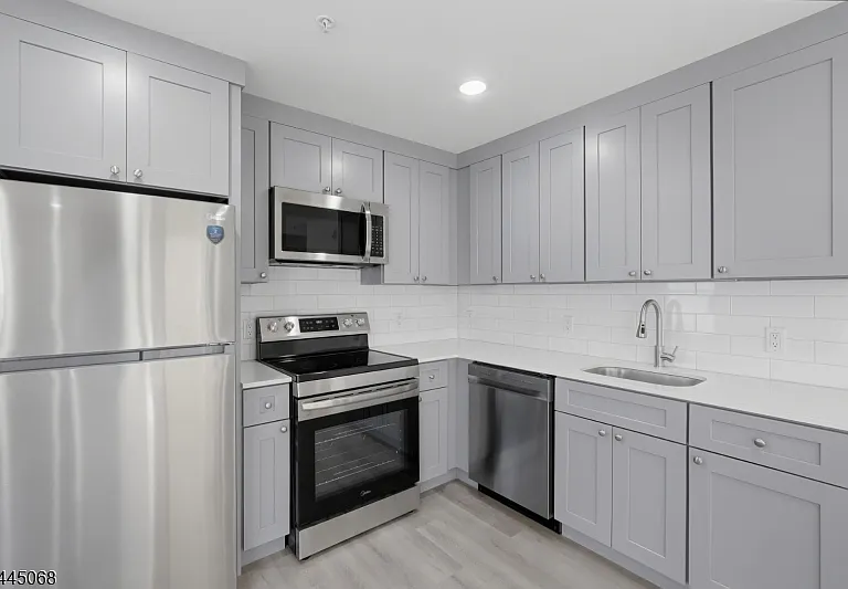 566 Springfield Ave #201 — Photo 2