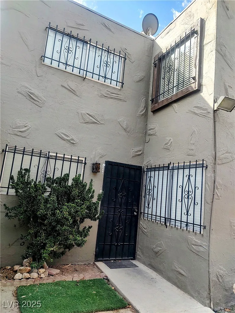 2 bed, 2.0 bath, 1082 sqft, $1,400 — Photo 3