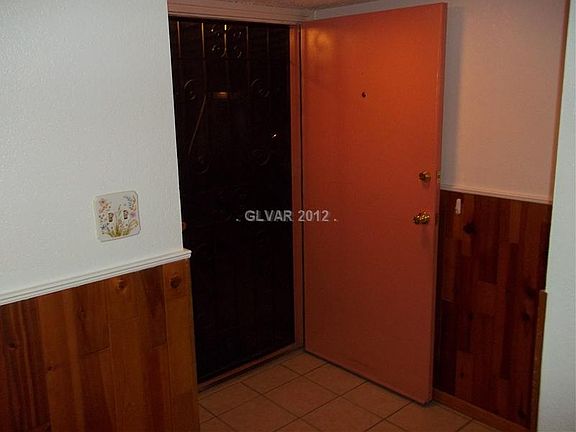 4th image of 4671 Meredith Ave