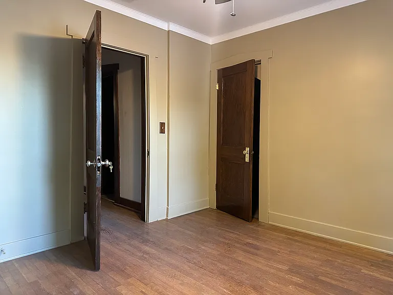12 Valley Ave SW — Photo 9