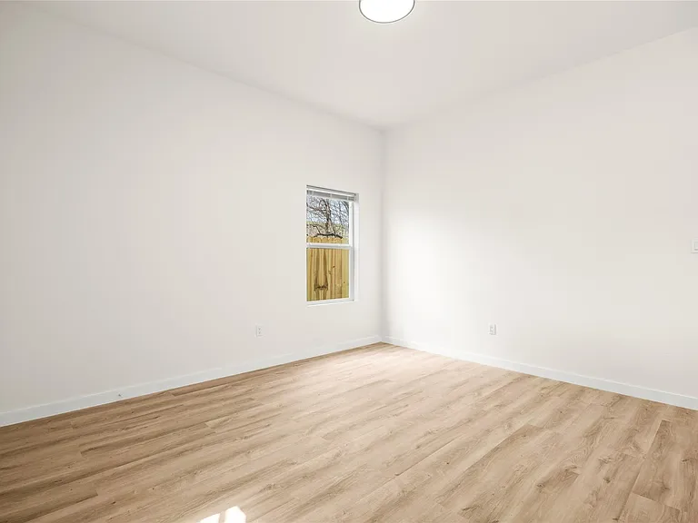 9709 Pelsey St #B — Photo 16