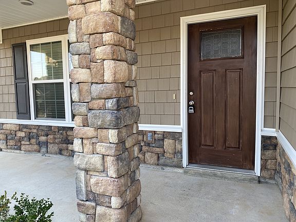 2nd image of 501 Eisenhower Dr