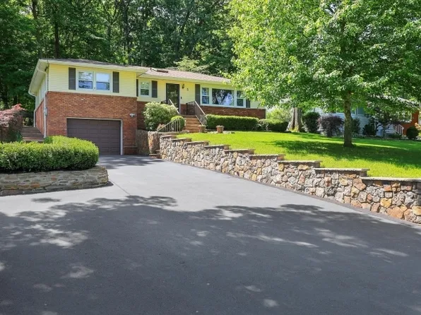 5 Johanna Ln, Watchung Boro, NJ 07069