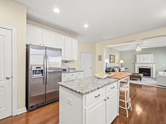 5th image of 115 Alderberry Ct