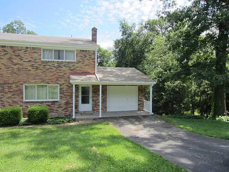 3403 N Hills Rd — Photo 2