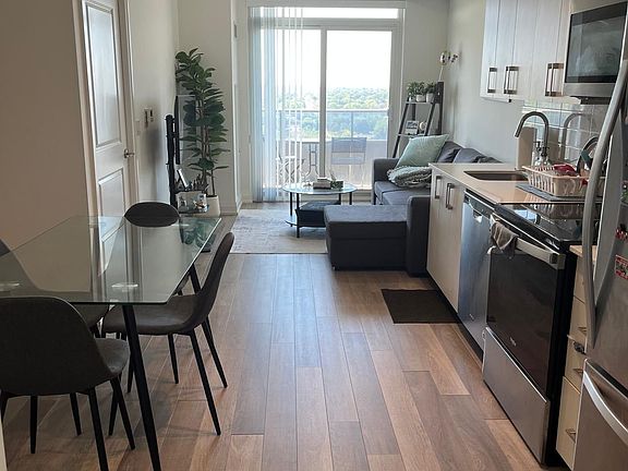 2nd image of 3121 Sheppard Ave E #1503