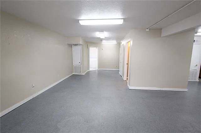 4 bed, 1.5 bath, 2200 sqft, $1,600 — Photo 3