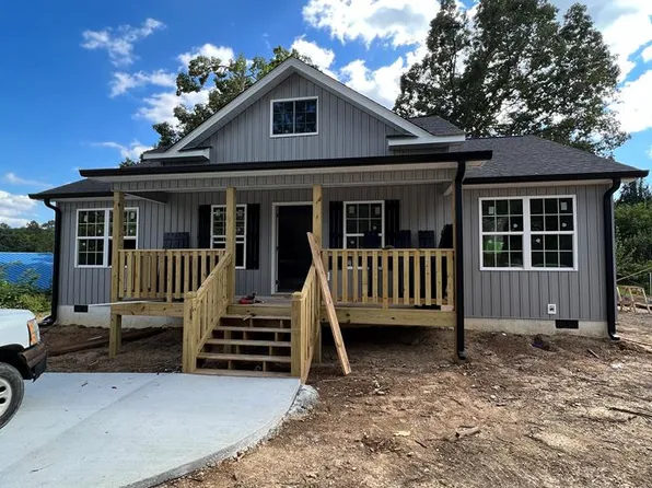 2 Hill Rd, Dalton, GA 30721