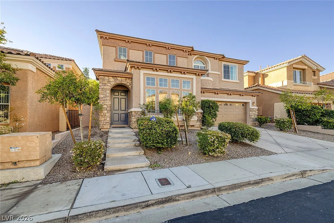 5 bed, 3.0 bath, 2461 sqft, $2,800 — Photo 1