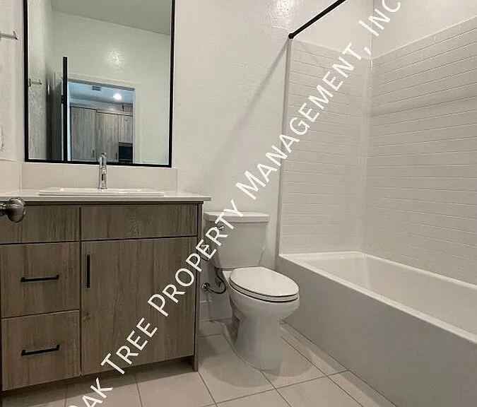 2747 E Tamarind Dr — Photo 18
